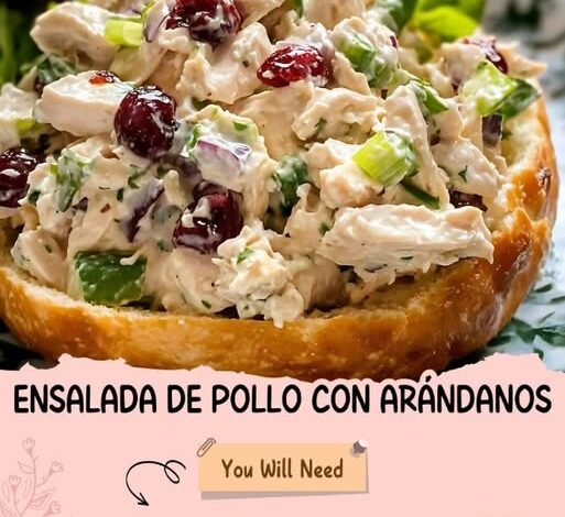 Ensalada de Pollo con Arándanos Ensalada de Pollo con Arándanos