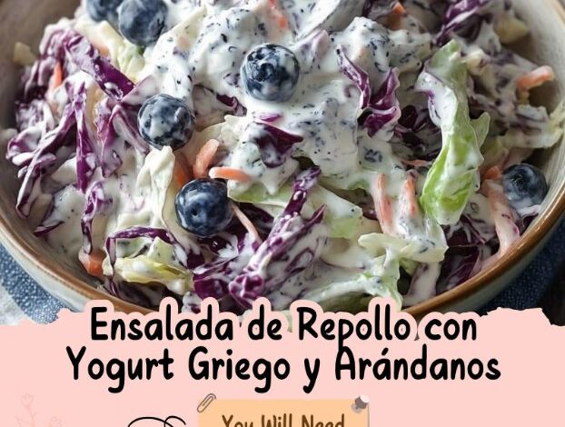 Ensalada de Repollo con Yogurt Griego y Arándanos Ensalada de Repollo con Yogurt Griego y Arándanos